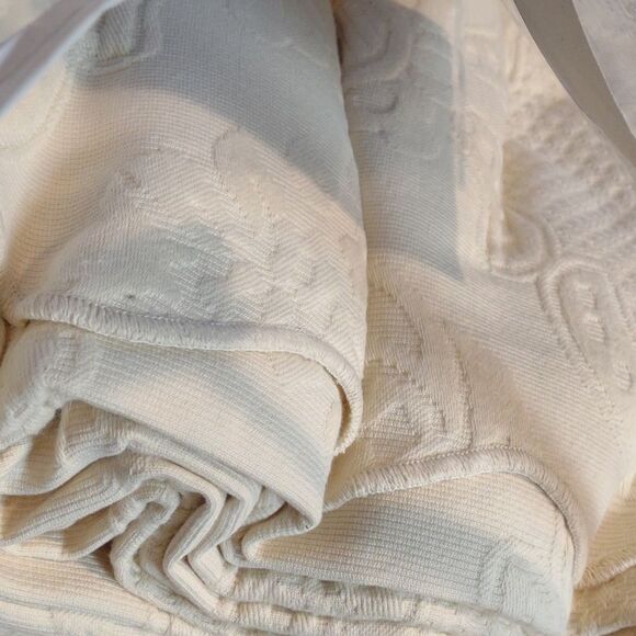 100 % Cotton Matelasse Twin  Bed Cover New - Picture 2 of 5